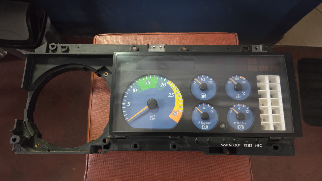 MERCEDES-BENZ INSTRUMENT PANEL MERCEDES ATEGO - לוח מחוונים עבור משאית: תמונה 5 MERCEDES-BENZ INSTRUMENT PANEL MERCEDES ATEGO - לוח מחוונים עבור משאית: תמונה 5