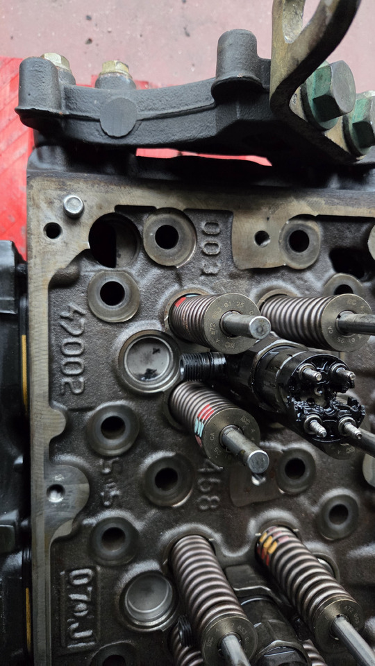 MERCEDES-BENZ OM 470 LA - ראש צילינדר עבור משאית: תמונה 3 MERCEDES-BENZ OM 470 LA - ראש צילינדר עבור משאית: תמונה 3