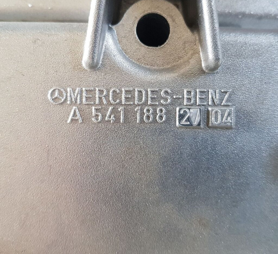 Mercedes-Benz A541 188 2704 Mercedes-Benz ACTROS - מקרר שמן עבור משאית: תמונה 1 Mercedes-Benz A541 188 2704 Mercedes-Benz ACTROS - מקרר שמן עבור משאית: תמונה 1