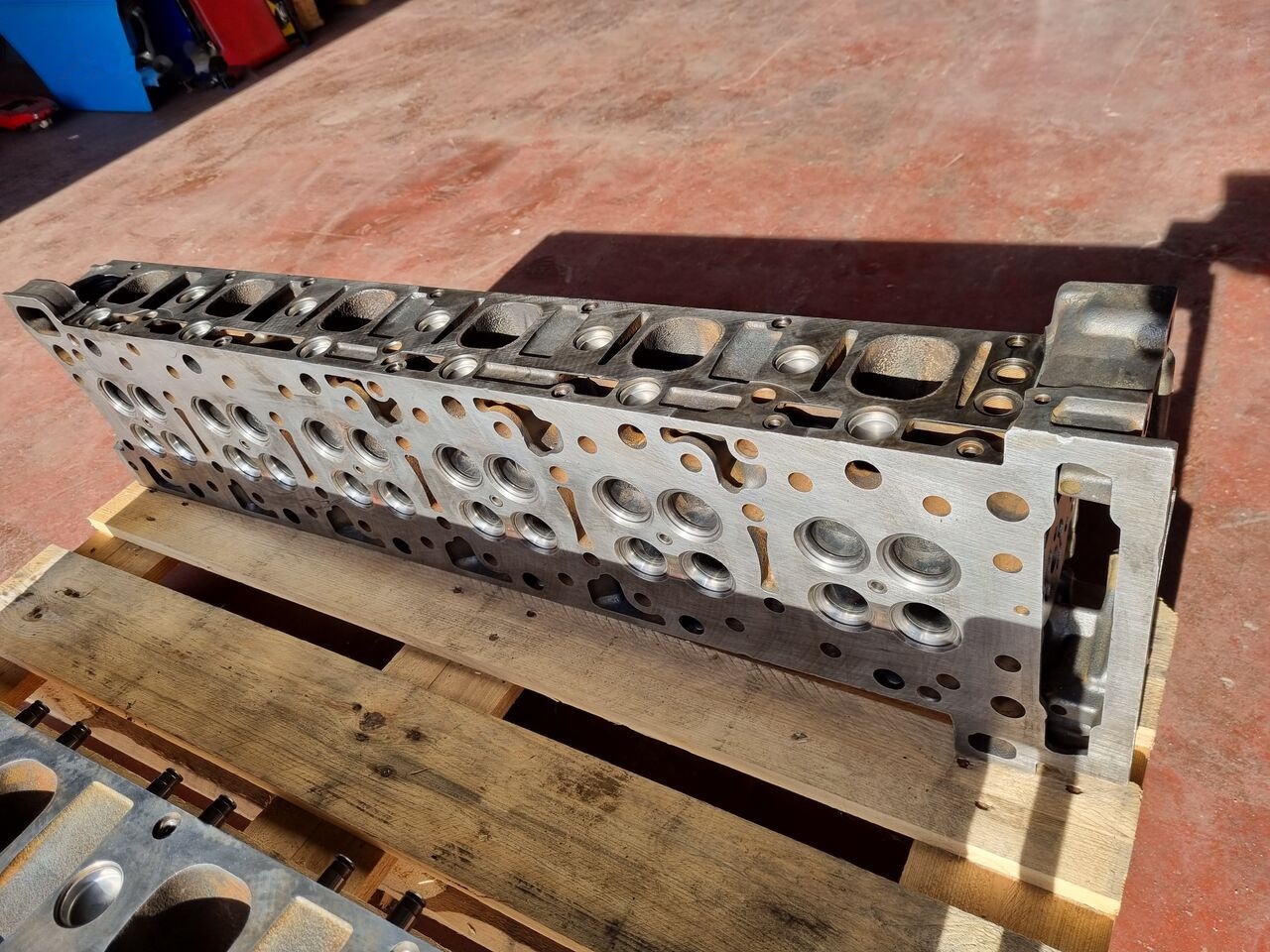 Mercedes-Benz ACTROS EURO 6 Mercedes-Benz ACTROS MP4 EURO 6 - ראש צילינדר עבור משאית: תמונה 5 Mercedes-Benz ACTROS EURO 6 Mercedes-Benz ACTROS MP4 EURO 6 - ראש צילינדר עבור משאית: תמונה 5