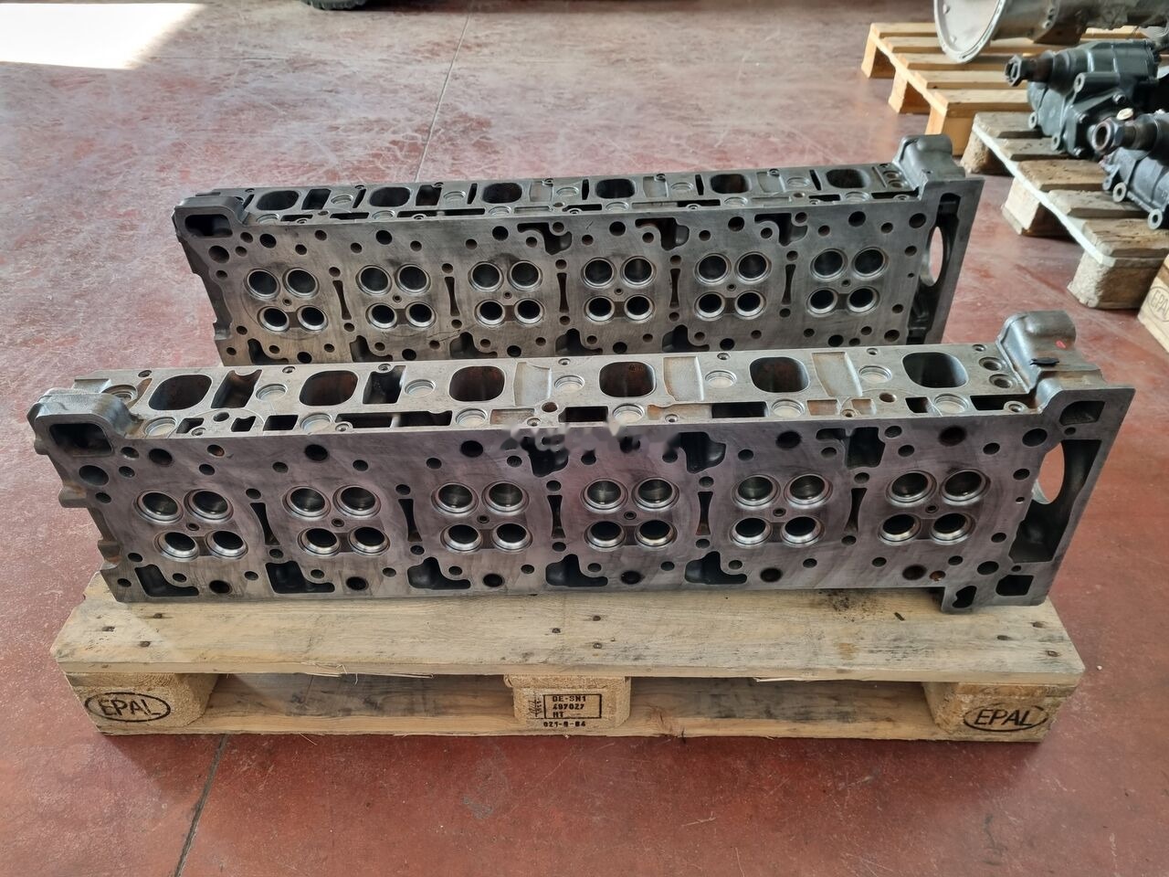 Mercedes-Benz ACTROS EURO 6 Mercedes-Benz ACTROS MP4 EURO 6 - ראש צילינדר עבור משאית: תמונה 2 Mercedes-Benz ACTROS EURO 6 Mercedes-Benz ACTROS MP4 EURO 6 - ראש צילינדר עבור משאית: תמונה 2