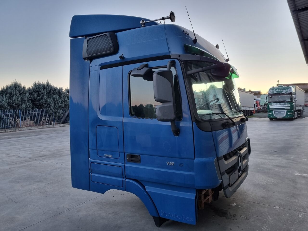 Mercedes-Benz ACTROS MP3 - תא עבור משאית: תמונה 1 Mercedes-Benz ACTROS MP3 - תא עבור משאית: תמונה 1