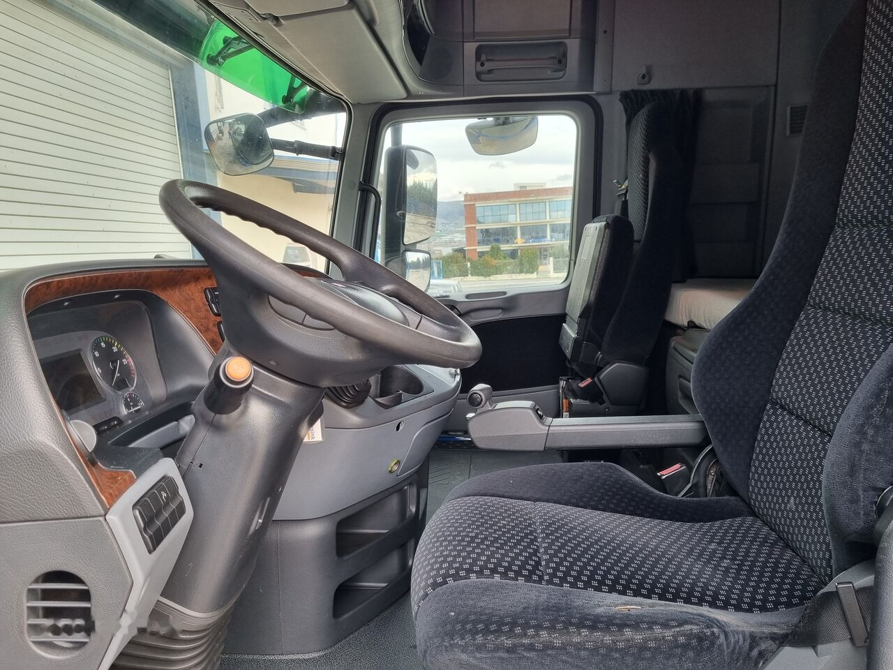 Mercedes-Benz ACTROS MP3 - תא עבור משאית: תמונה 4 Mercedes-Benz ACTROS MP3 - תא עבור משאית: תמונה 4