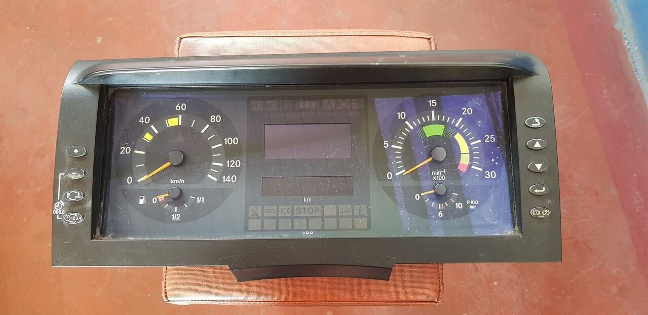 Mercedes-Benz ATEGO - לוח מחוונים עבור משאית: תמונה 4 Mercedes-Benz ATEGO - לוח מחוונים עבור משאית: תמונה 4