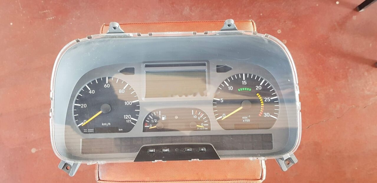 Mercedes-Benz ATEGO - לוח מחוונים עבור משאית: תמונה 5 Mercedes-Benz ATEGO - לוח מחוונים עבור משאית: תמונה 5