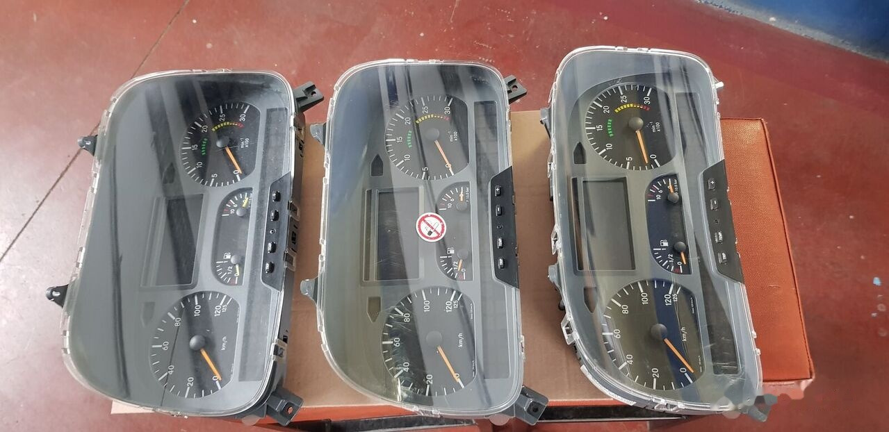 Mercedes-Benz ATEGO - לוח מחוונים עבור משאית: תמונה 5 Mercedes-Benz ATEGO - לוח מחוונים עבור משאית: תמונה 5