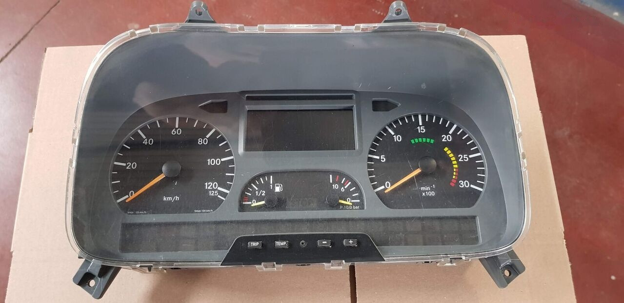 Mercedes-Benz ATEGO - לוח מחוונים עבור משאית: תמונה 2 Mercedes-Benz ATEGO - לוח מחוונים עבור משאית: תמונה 2