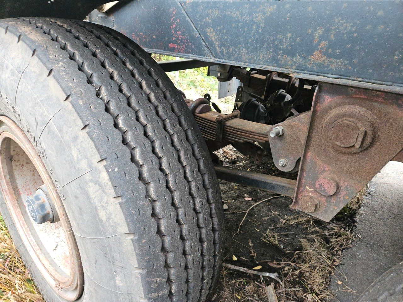 Kässbohrer Silo Güllefaß 33m³ Blattfederung - סמיטריילר Silo: תמונה 5 Kässbohrer Silo Güllefaß 33m³ Blattfederung - סמיטריילר Silo: תמונה 5