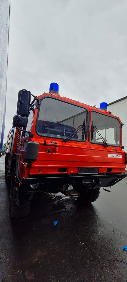 MAN 15.232 DF 6x6 KAT1 Feuerwehr TLF 4500/500 - משאית מכל: תמונה 4 MAN 15.232 DF 6x6 KAT1 Feuerwehr TLF 4500/500 - משאית מכל: תמונה 4