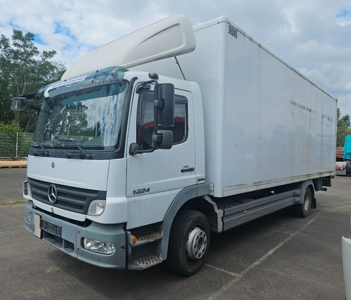 Mercedes-Benz Atego 1224 mit Ladebordwand - משאית תיבה: תמונה 2 Mercedes-Benz Atego 1224 mit Ladebordwand - משאית תיבה: תמונה 2