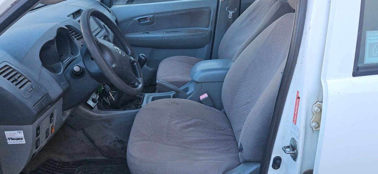 Toyota Hilux Double Cab 4x4 - SUV: תמונה 5 Toyota Hilux Double Cab 4x4 - SUV: תמונה 5