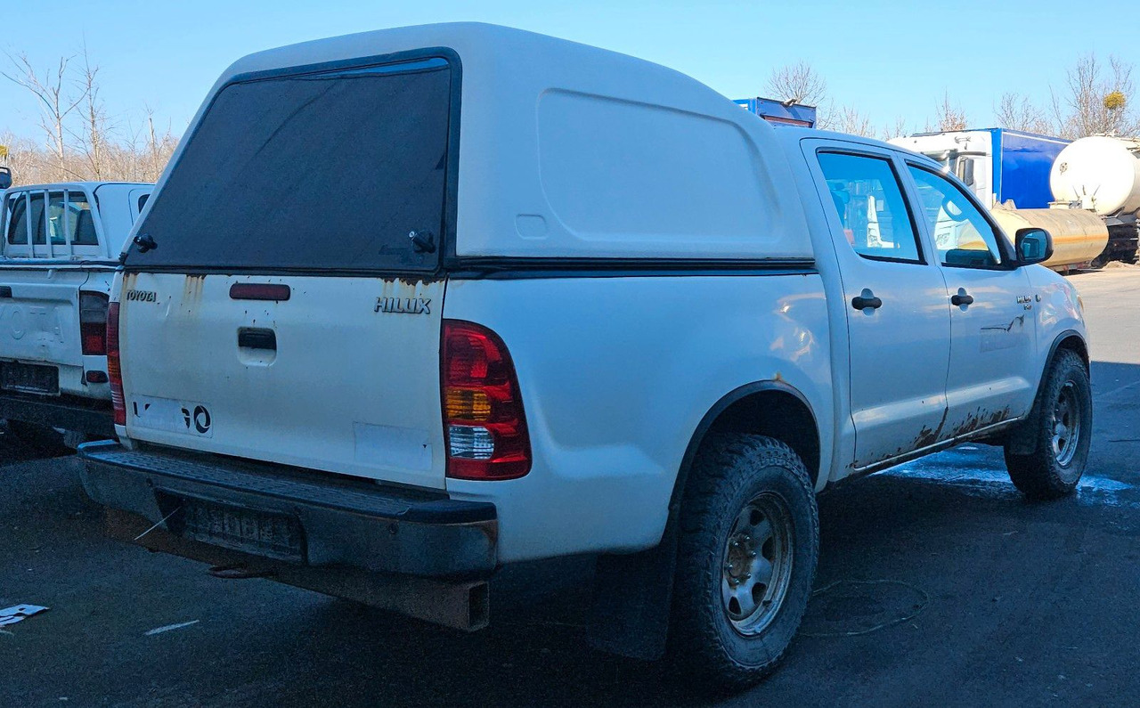 Toyota Hilux Double Cab 4x4 - SUV: תמונה 3 Toyota Hilux Double Cab 4x4 - SUV: תמונה 3