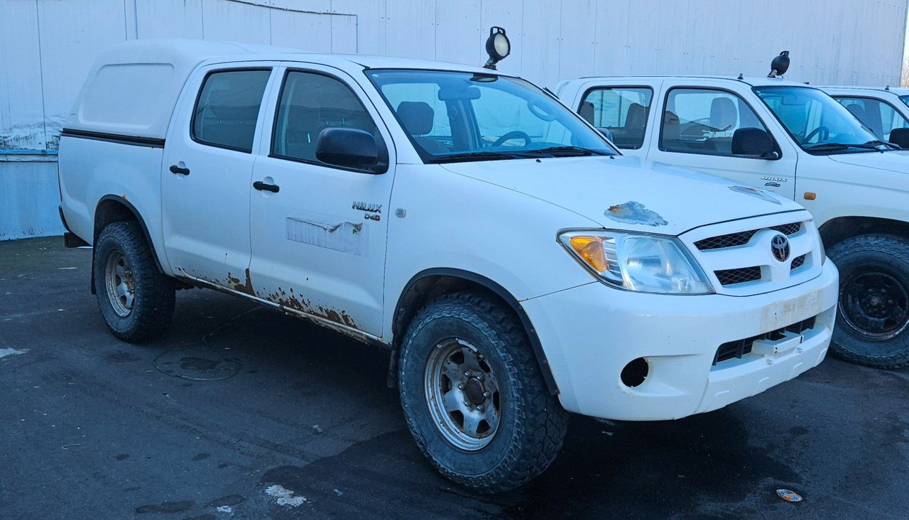 Toyota Hilux Double Cab 4x4 - SUV: תמונה 1 Toyota Hilux Double Cab 4x4 - SUV: תמונה 1