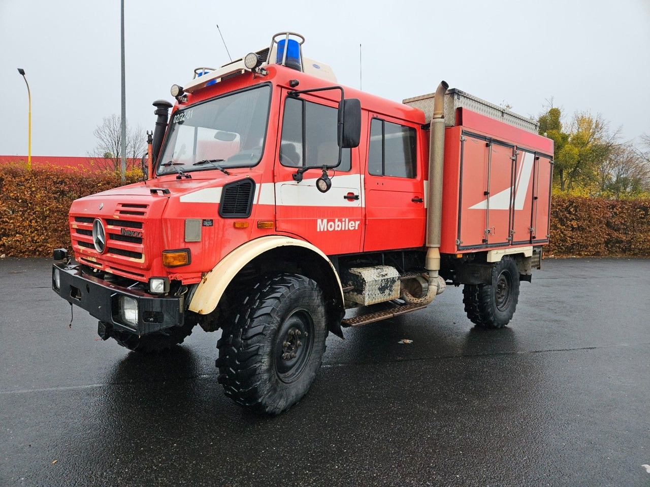 Unimog U4000 4x4 DOKA Tanklöschfahrzeug Feuerwehr - משאית מכל: תמונה 2 Unimog U4000 4x4 DOKA Tanklöschfahrzeug Feuerwehr - משאית מכל: תמונה 2