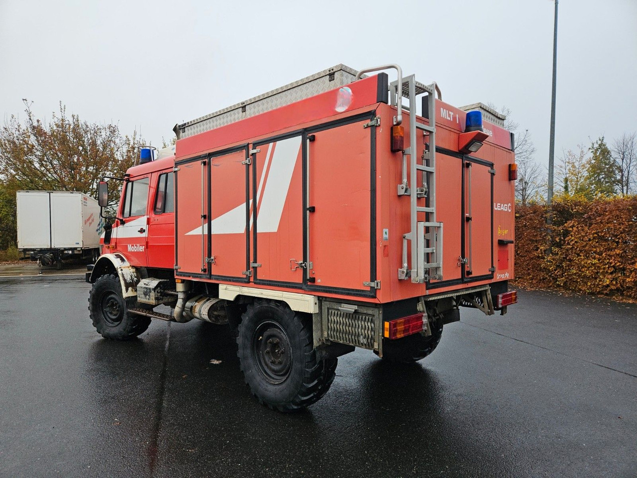 Unimog U4000 4x4 DOKA Tanklöschfahrzeug Feuerwehr - משאית מכל: תמונה 3 Unimog U4000 4x4 DOKA Tanklöschfahrzeug Feuerwehr - משאית מכל: תמונה 3