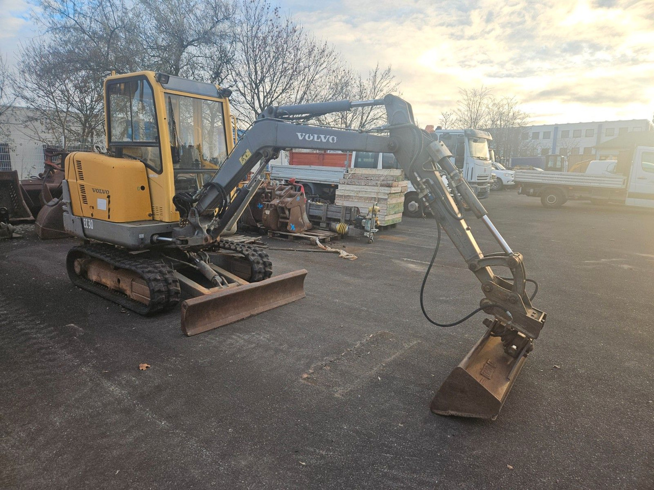 Volvo EC 30 Minibagger - מיני מחפר: תמונה 2 Volvo EC 30 Minibagger - מיני מחפר: תמונה 2