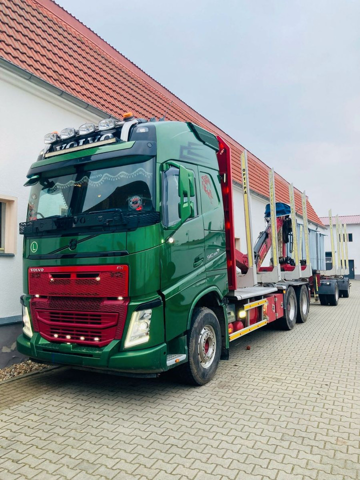 Volvo FH 64 R - 540 6x4 Kurzholzzug - משאית עץ: תמונה 1 Volvo FH 64 R - 540 6x4 Kurzholzzug - משאית עץ: תמונה 1