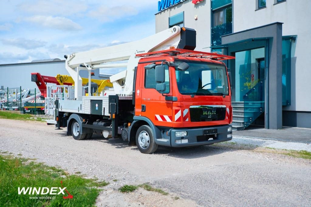Ruthmann T 300 - פלטפורמה אווירית מותקנת על משאית: תמונה 1 Ruthmann T 300 - פלטפורמה אווירית מותקנת על משאית: תמונה 1