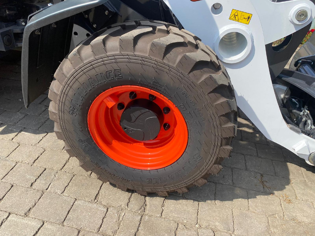 מעמיס גלגלים Bobcat L75: תמונה 11