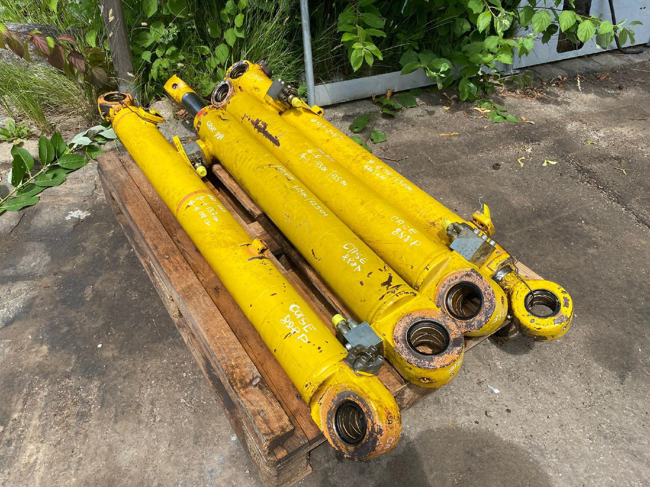 Case 888 P - צילינדר הידרולי עבור מכונת בנייה: תמונה 2 Case 888 P - צילינדר הידרולי עבור מכונת בנייה: תמונה 2
