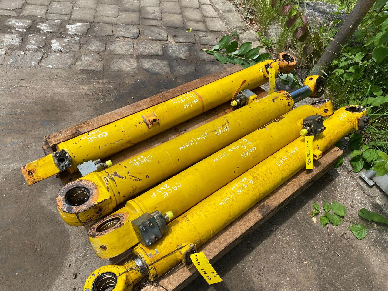 Case 888 P - צילינדר הידרולי עבור מכונת בנייה: תמונה 1 Case 888 P - צילינדר הידרולי עבור מכונת בנייה: תמונה 1