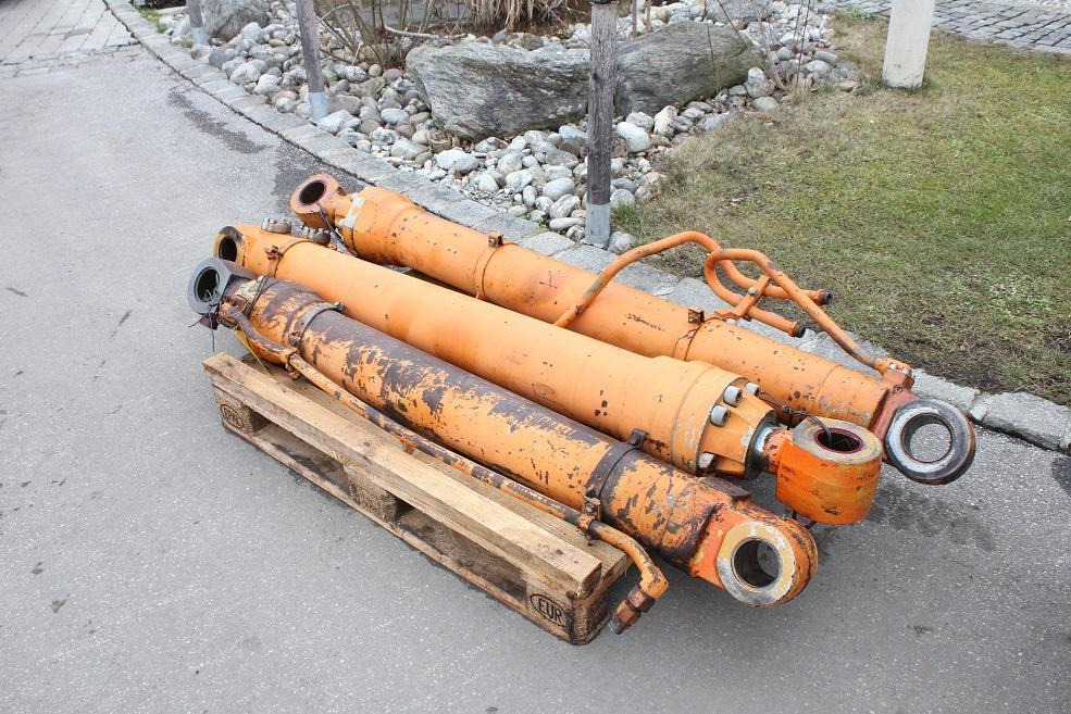 Hitachi FH 220 LC - צילינדר הידרולי עבור מכונת בנייה: תמונה 5 Hitachi FH 220 LC - צילינדר הידרולי עבור מכונת בנייה: תמונה 5