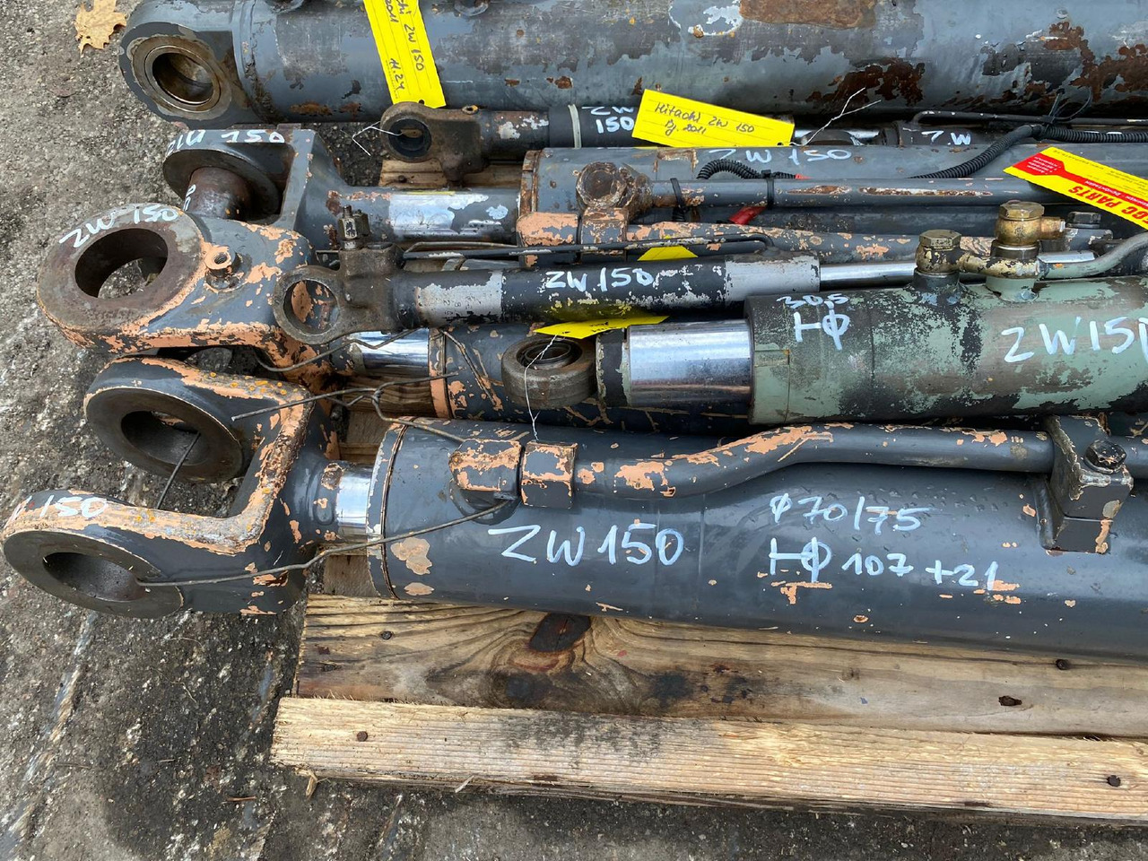 Hitachi ZW 150 - צילינדר הידרולי עבור מכונת בנייה: תמונה 4 Hitachi ZW 150 - צילינדר הידרולי עבור מכונת בנייה: תמונה 4