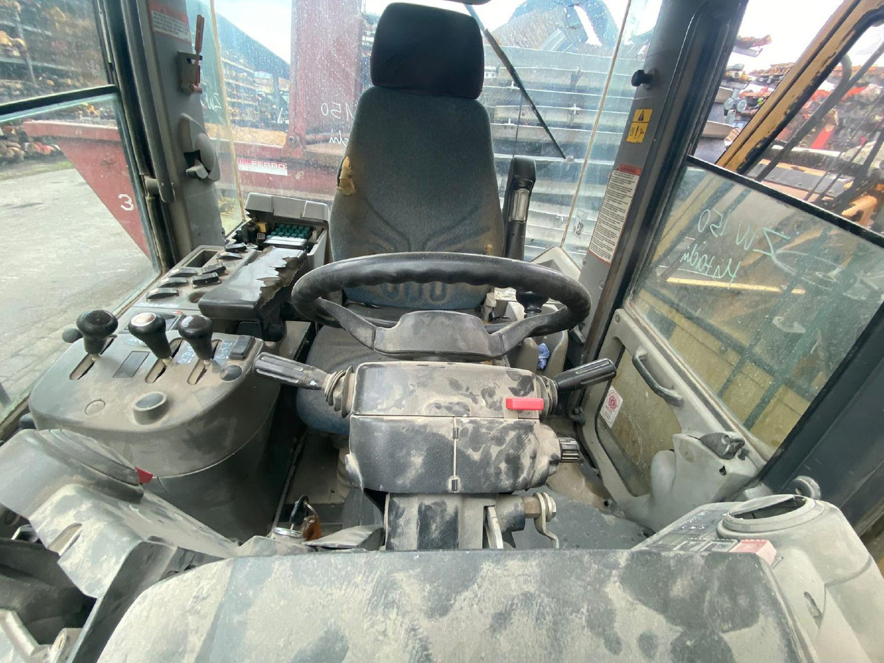 Hitachi ZW 150 - תא עבור מחפר: תמונה 5 Hitachi ZW 150 - תא עבור מחפר: תמונה 5