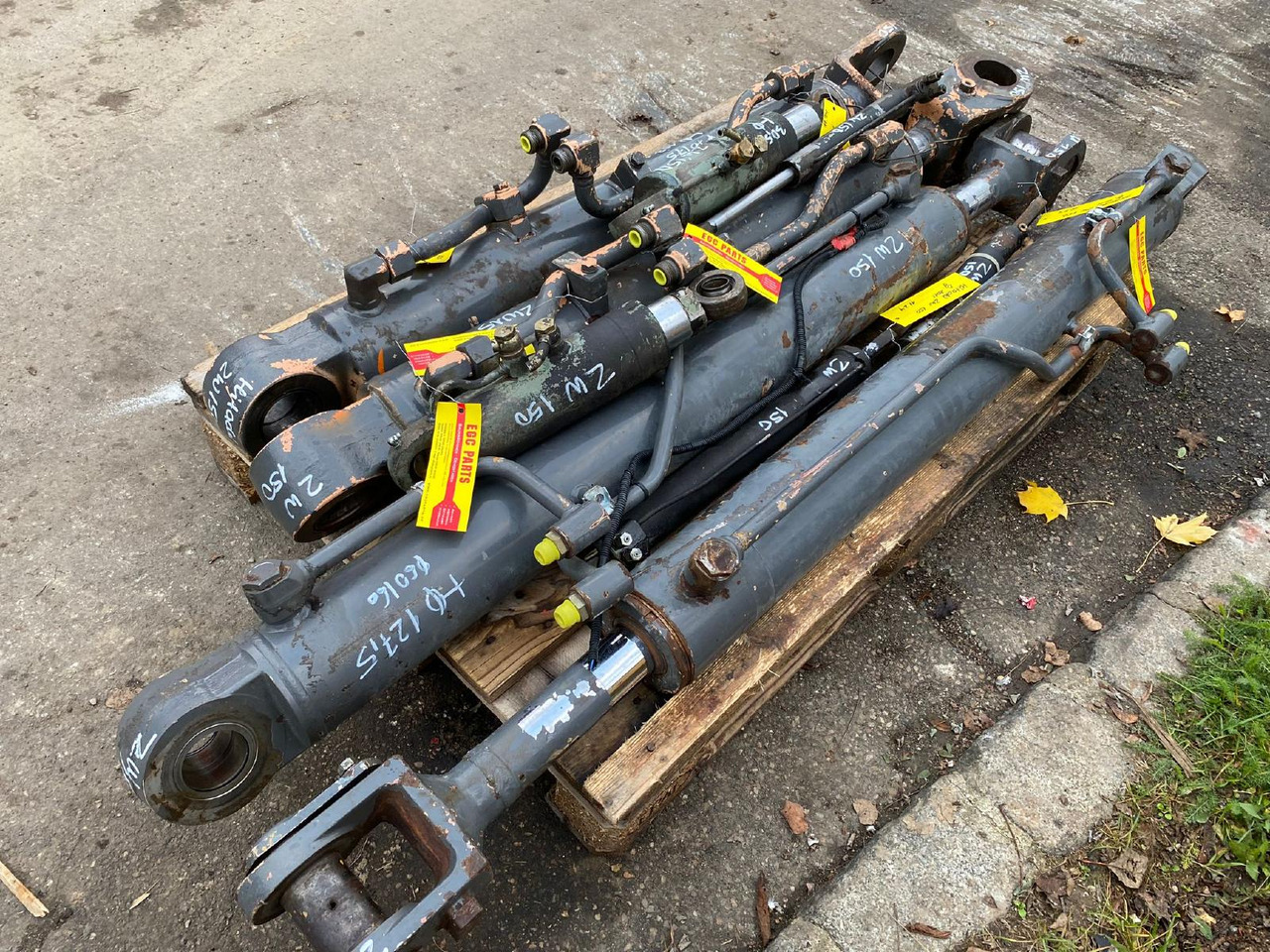 Hitachi ZW 150 - צילינדר הידרולי עבור מכונת בנייה: תמונה 5 Hitachi ZW 150 - צילינדר הידרולי עבור מכונת בנייה: תמונה 5