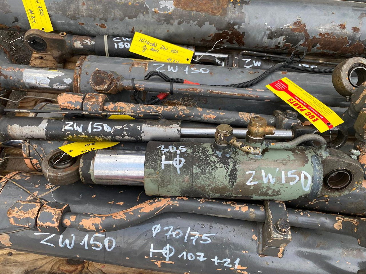 Hitachi ZW 150 - צילינדר הידרולי עבור מכונת בנייה: תמונה 3 Hitachi ZW 150 - צילינדר הידרולי עבור מכונת בנייה: תמונה 3