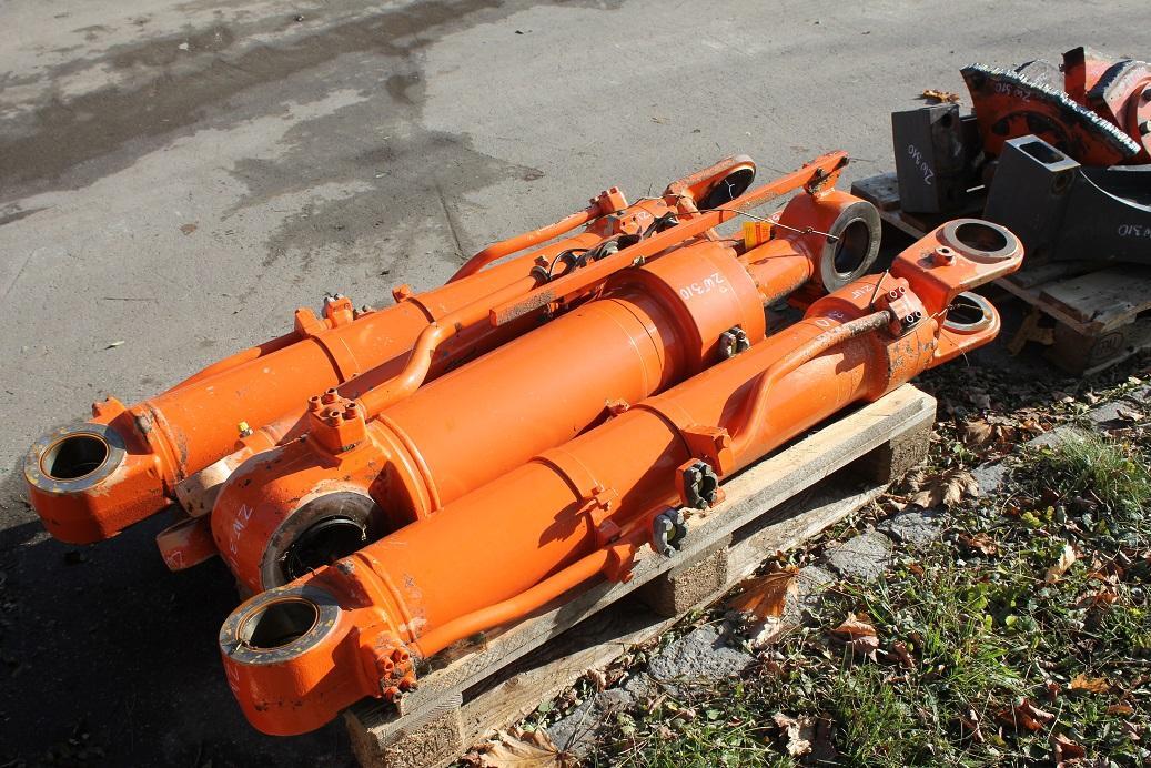 Hitachi ZW 310 - צילינדר הידרולי עבור מכונת בנייה: תמונה 1 Hitachi ZW 310 - צילינדר הידרולי עבור מכונת בנייה: תמונה 1