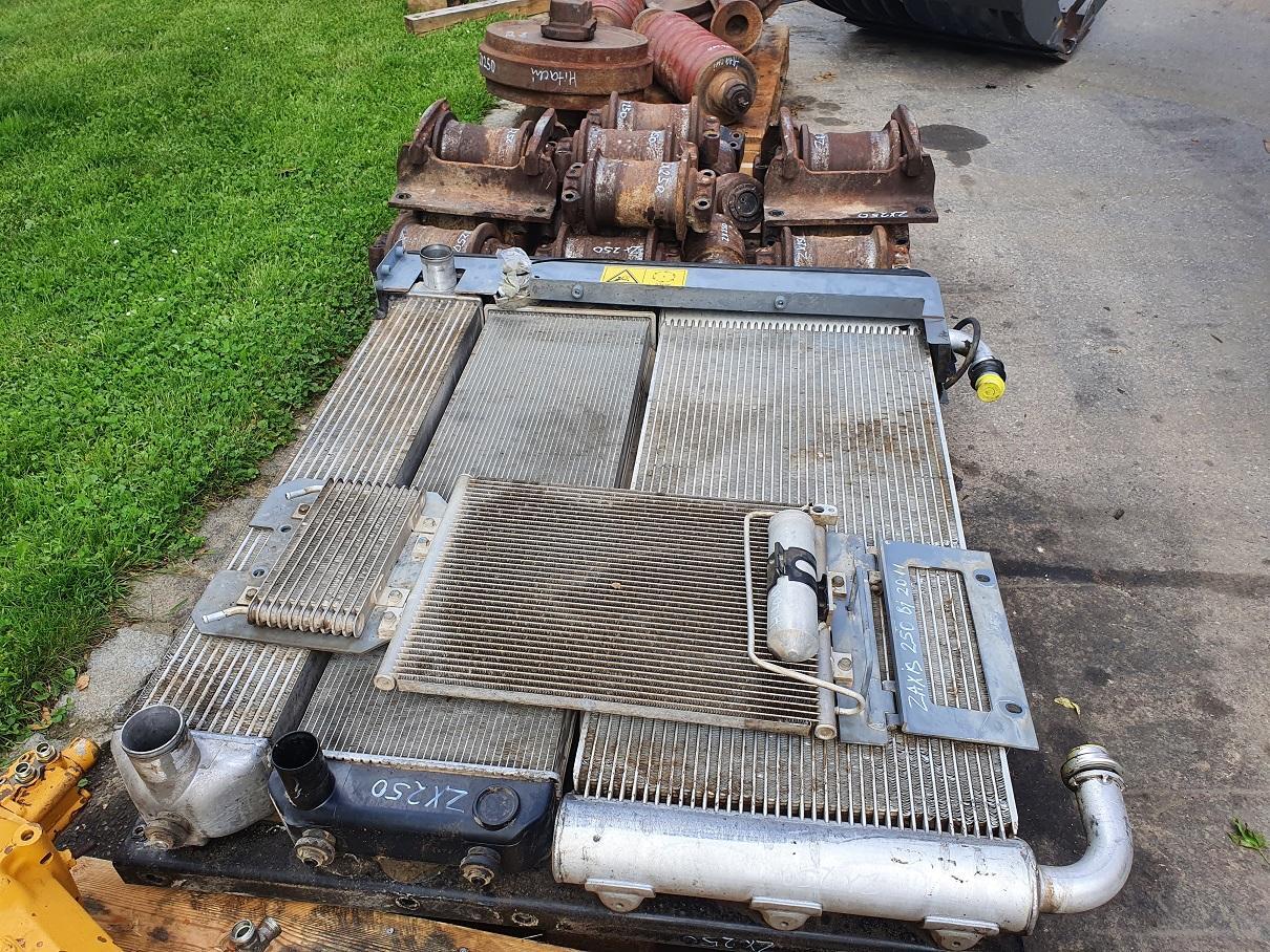 Hitachi ZX 250 LC N 3 - מערכת קירור עבור מכונת בנייה: תמונה 4 Hitachi ZX 250 LC N 3 - מערכת קירור עבור מכונת בנייה: תמונה 4