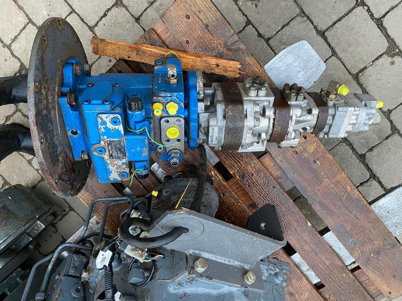 Hydromatik A4 VG 90 aus HItachi ZW 150 - חלקי הידרוליקה עבור מעמיס גלגלים: תמונה 2 Hydromatik A4 VG 90 aus HItachi ZW 150 - חלקי הידרוליקה עבור מעמיס גלגלים: תמונה 2