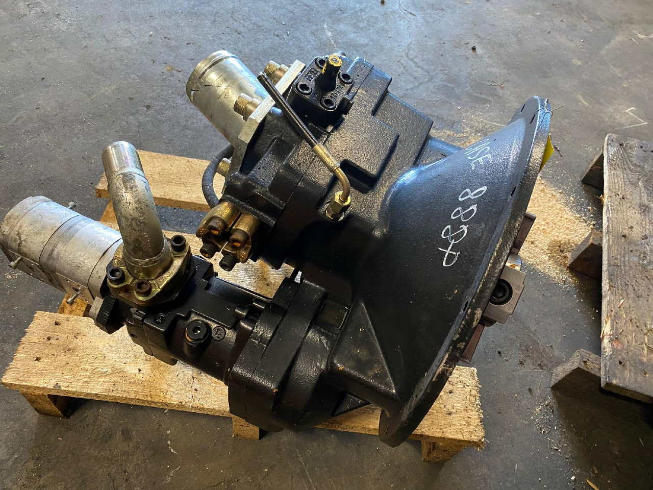 Hydromatik A8V080 aus Case 888P - משאבה הידרולית עבור מכונת בנייה: תמונה 1 Hydromatik A8V080 aus Case 888P - משאבה הידרולית עבור מכונת בנייה: תמונה 1