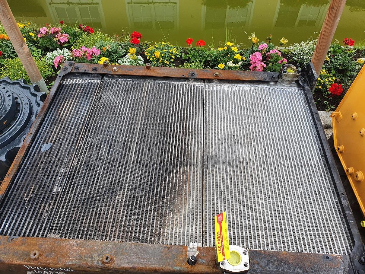 Hyundai Robex 220 LC 9A - מערכת קירור עבור מכונת בנייה: תמונה 4 Hyundai Robex 220 LC 9A - מערכת קירור עבור מכונת בנייה: תמונה 4