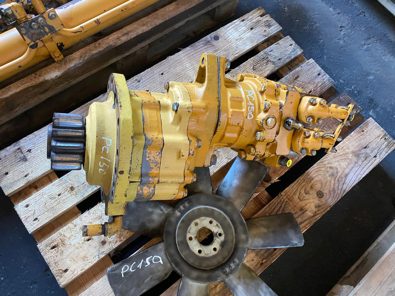Komatsu PC 150 - מנוע נדנדה עבור מכונת בנייה: תמונה 1 Komatsu PC 150 - מנוע נדנדה עבור מכונת בנייה: תמונה 1