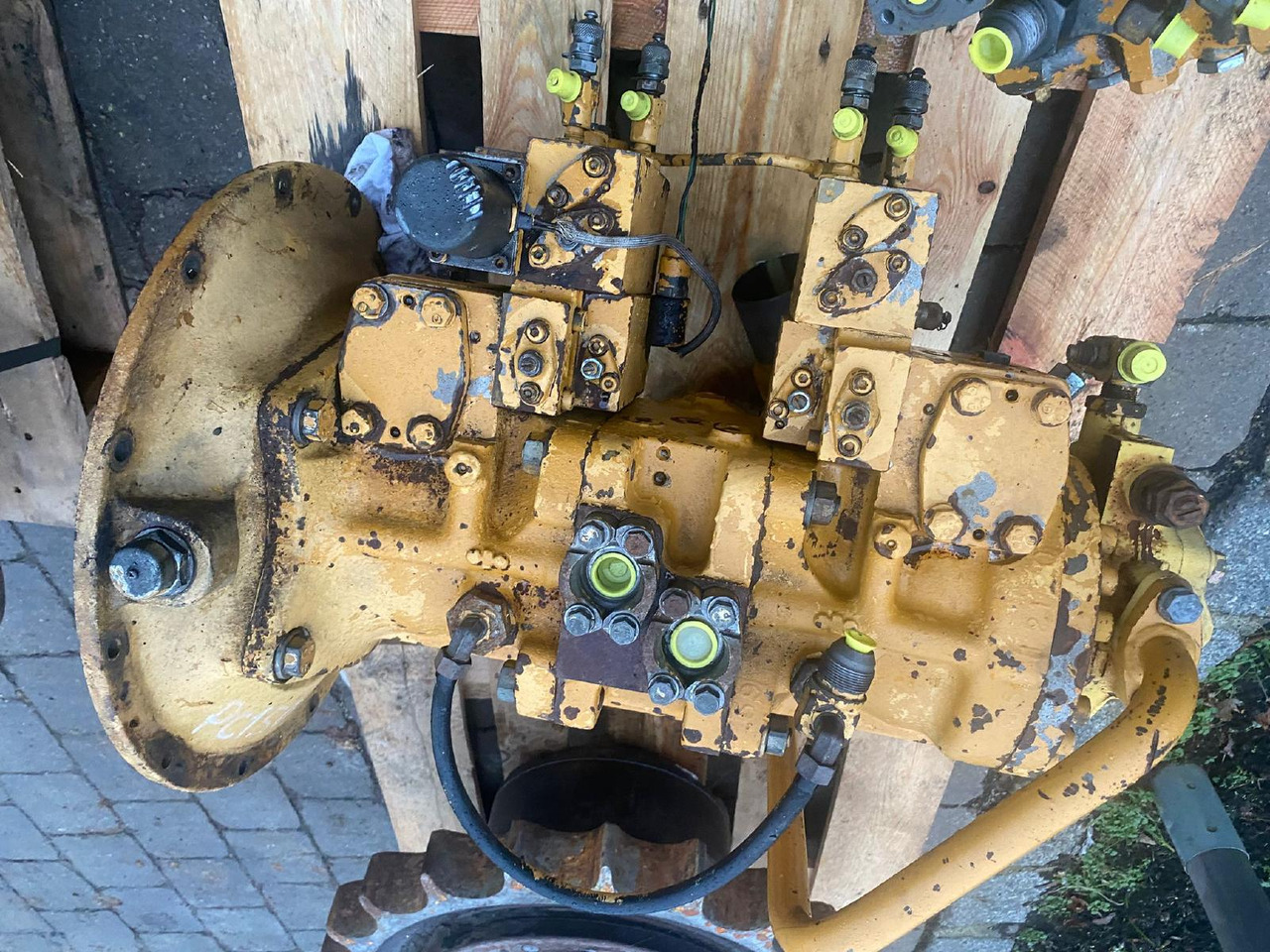 Komatsu PC 150 - חלקי הידרוליקה עבור מכונת בנייה: תמונה 3 Komatsu PC 150 - חלקי הידרוליקה עבור מכונת בנייה: תמונה 3