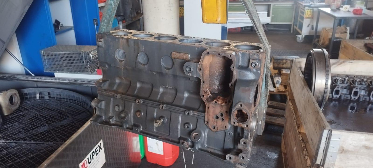 Komatsu SAA6D102E-2 - מנוע עבור מכונת בנייה: תמונה 2 Komatsu SAA6D102E-2 - מנוע עבור מכונת בנייה: תמונה 2