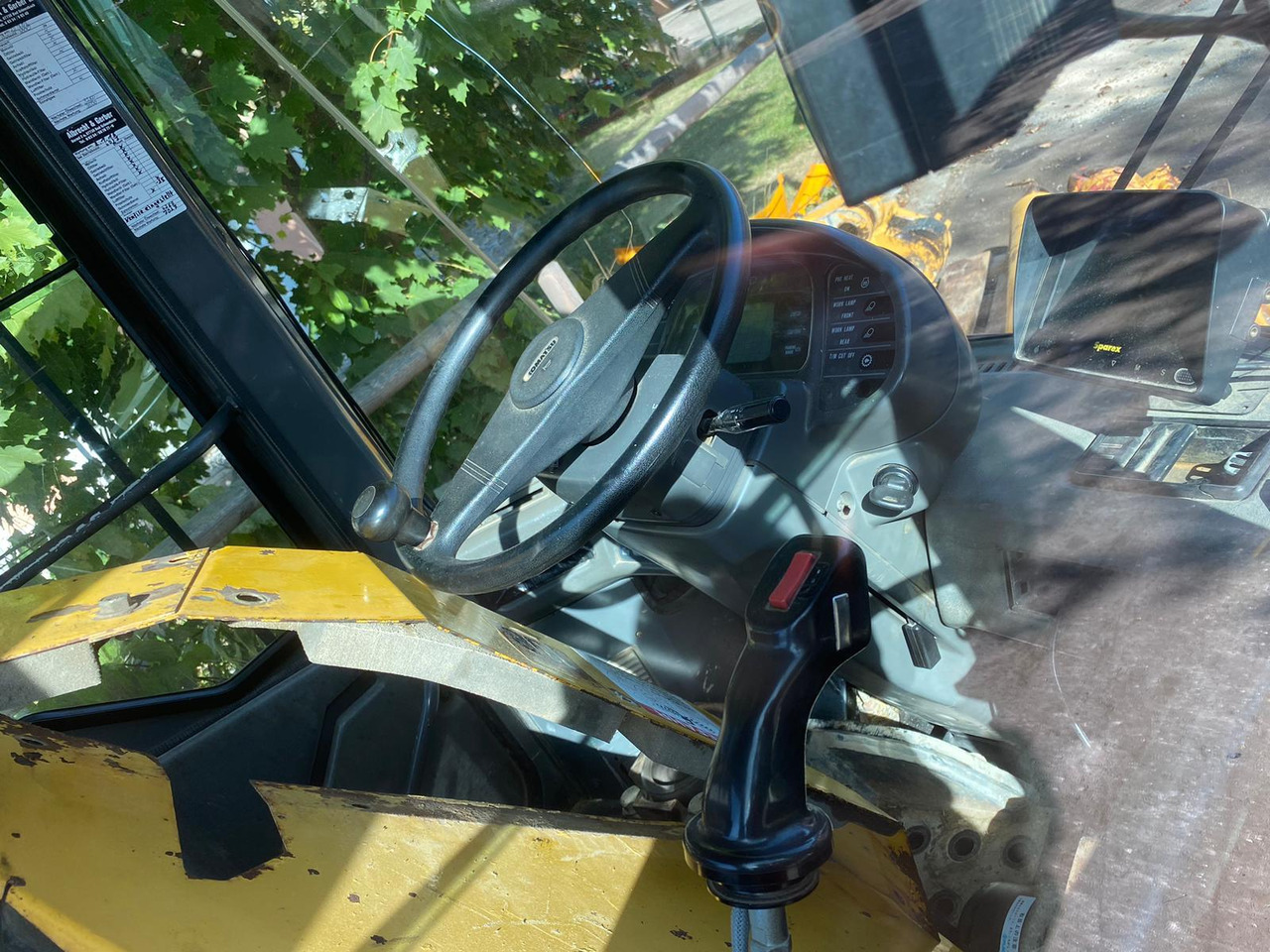 Komatsu WA 380 - תא עבור מכונת בנייה: תמונה 5 Komatsu WA 380 - תא עבור מכונת בנייה: תמונה 5