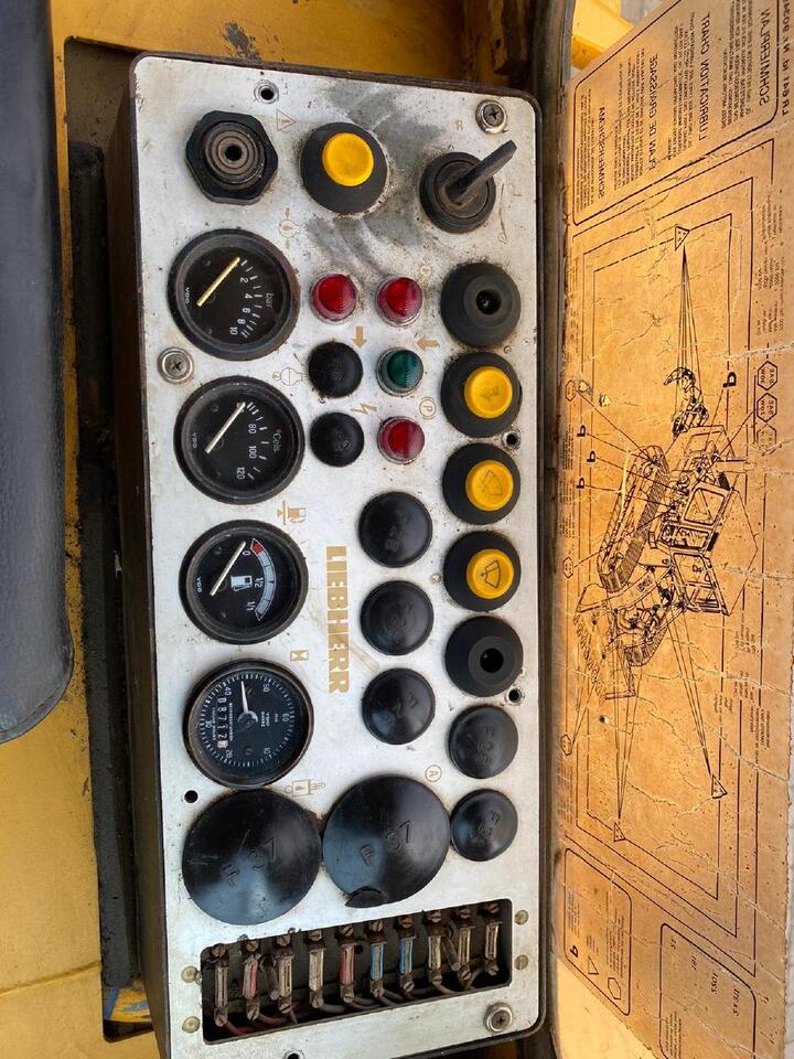 מעמיס זוחל Liebherr LR 641: תמונה 14