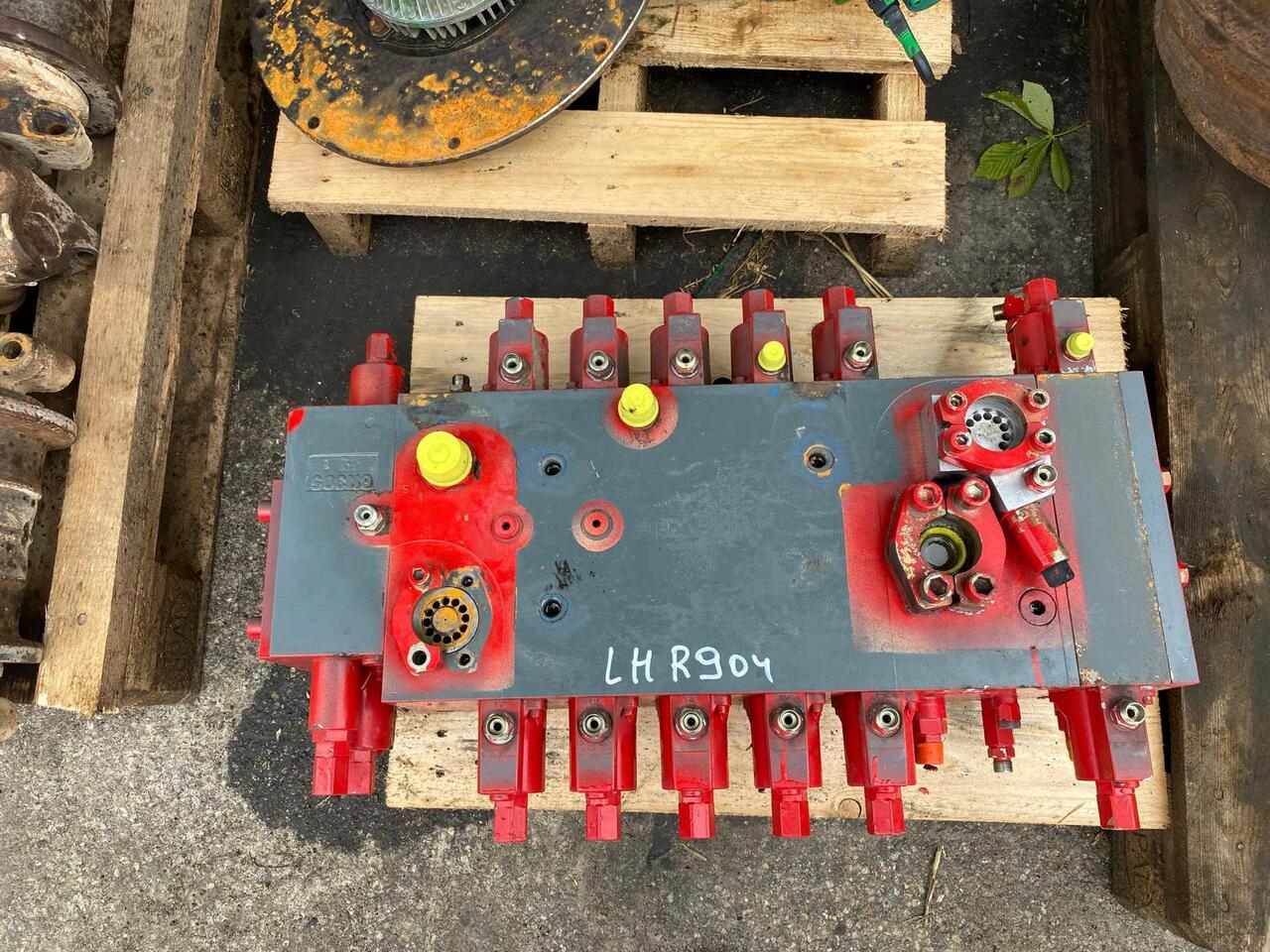 Liebherr R 904 - שסתום הידרולי עבור מכונת בנייה: תמונה 1 Liebherr R 904 - שסתום הידרולי עבור מכונת בנייה: תמונה 1