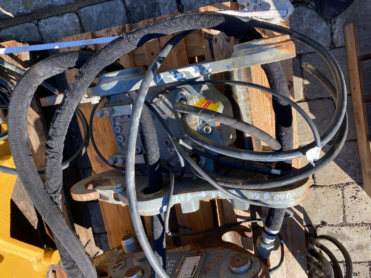 Liebherr SWA 33 - מצמד מהיר עבור מכונת בנייה: תמונה 3 Liebherr SWA 33 - מצמד מהיר עבור מכונת בנייה: תמונה 3