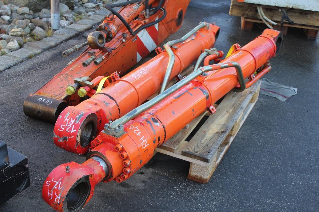 O&K RH 12,5 - צילינדר הידרולי עבור מחפר סורק: תמונה 1 O&K RH 12,5 - צילינדר הידרולי עבור מחפר סורק: תמונה 1