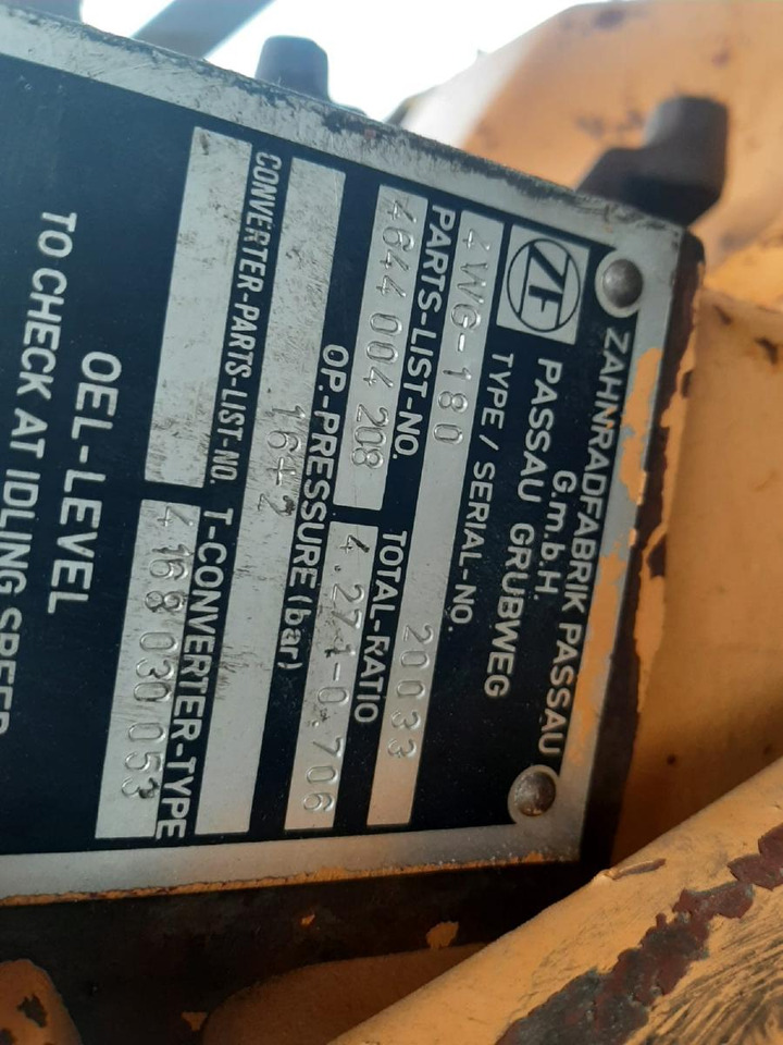 ZF 4 WG 180 aus Case 621 - תיבת הילוכים עבור מכונת בנייה: תמונה 2 ZF 4 WG 180 aus Case 621 - תיבת הילוכים עבור מכונת בנייה: תמונה 2