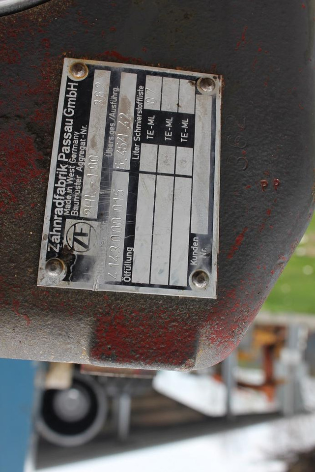 Zeppelin ZF 2HL100 aus ZM 19 - תמסורת עבור מכונת בנייה: תמונה 3 Zeppelin ZF 2HL100 aus ZM 19 - תמסורת עבור מכונת בנייה: תמונה 3