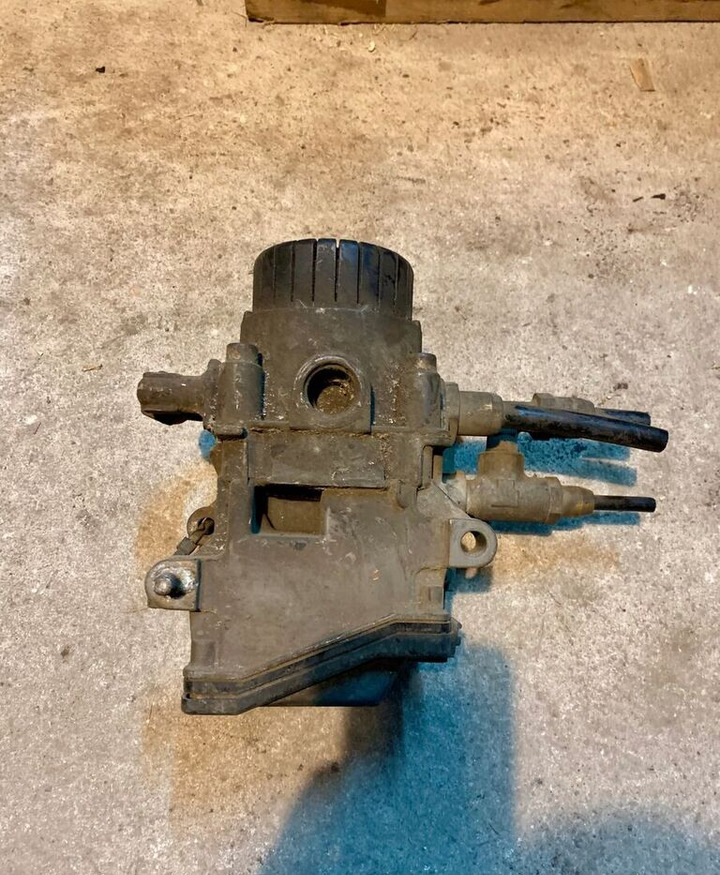 0486203025 Scania R - שסתום בלמים עבור משאית: תמונה 3 0486203025 Scania R - שסתום בלמים עבור משאית: תמונה 3