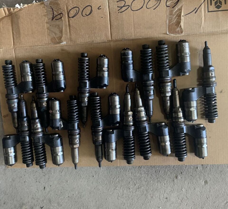 Bosch 0414701006 IVECO Stralis truck - מזרק עבור משאית: תמונה 1 Bosch 0414701006 IVECO Stralis truck - מזרק עבור משאית: תמונה 1
