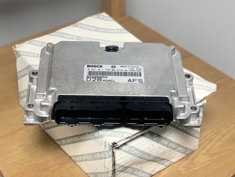 Bosch Sterownik Silnika Engine Control Ducato 2.8 HDI 281011755 for FIAT Ducato Boxer Jumper 2.8HDI 2000 - 2006 Oryginał NOWY commercial vehicle - ECU עבור כלי רכב מסחרי: תמונה 1 Bosch Sterownik Silnika Engine Control Ducato 2.8 HDI 281011755 for FIAT Ducato Boxer Jumper 2.8HDI 2000 - 2006 Oryginał NOWY commercial vehicle - ECU עבור כלי רכב מסחרי: תמונה 1