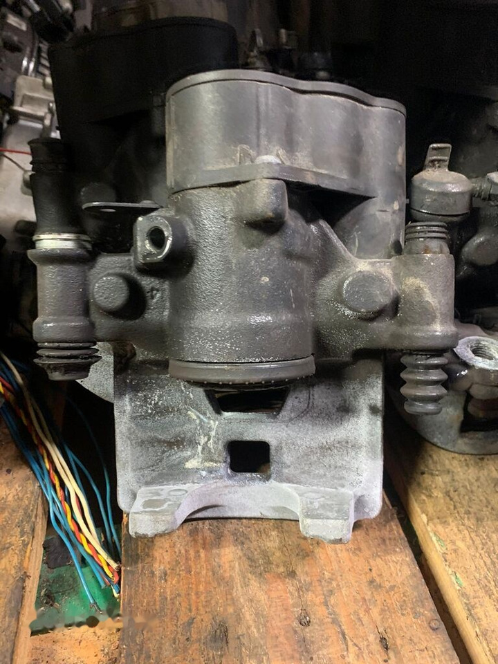 Brembo elektryczne D43901 Iveco Daily prawy, lewy, tył 2019- D43901 - מדד בלימה עבור משאית: תמונה 3 Brembo elektryczne D43901 Iveco Daily prawy, lewy, tył 2019- D43901 - מדד בלימה עבור משאית: תמונה 3