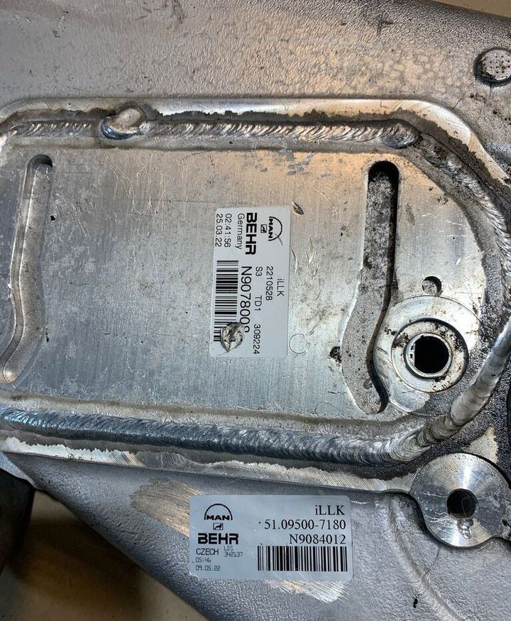 Mahle Original Chłodnica Powietrza Doładowań INTERCOOLER MAN TGL / TGM EURO 6 51.09500-7180 truck - מעבה עבור משאית: תמונה 3 Mahle Original Chłodnica Powietrza Doładowań INTERCOOLER MAN TGL / TGM EURO 6 51.09500-7180 truck - מעבה עבור משאית: תמונה 3
